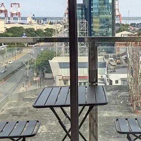 Sunvida Tower Stays Across Sm City Cebu Esterno foto