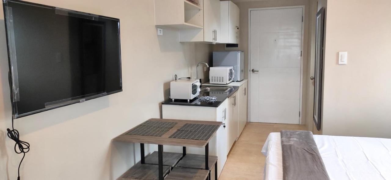 Sunvida Tower Stays Across Sm City Cebu Esterno foto