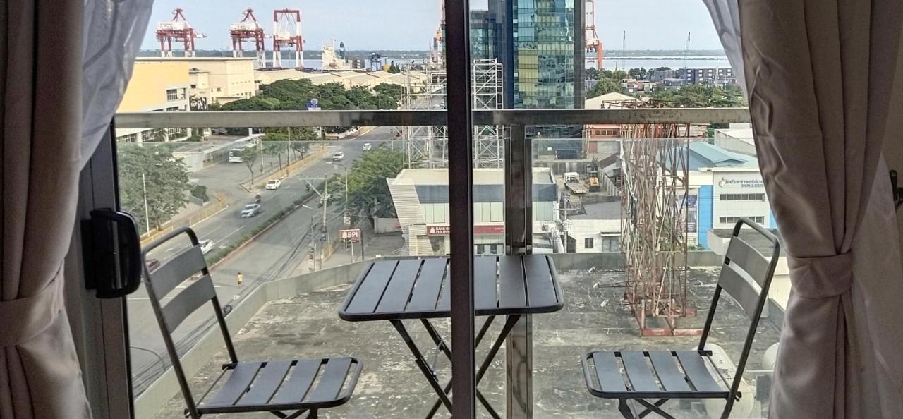 Sunvida Tower Stays Across Sm City Cebu Esterno foto