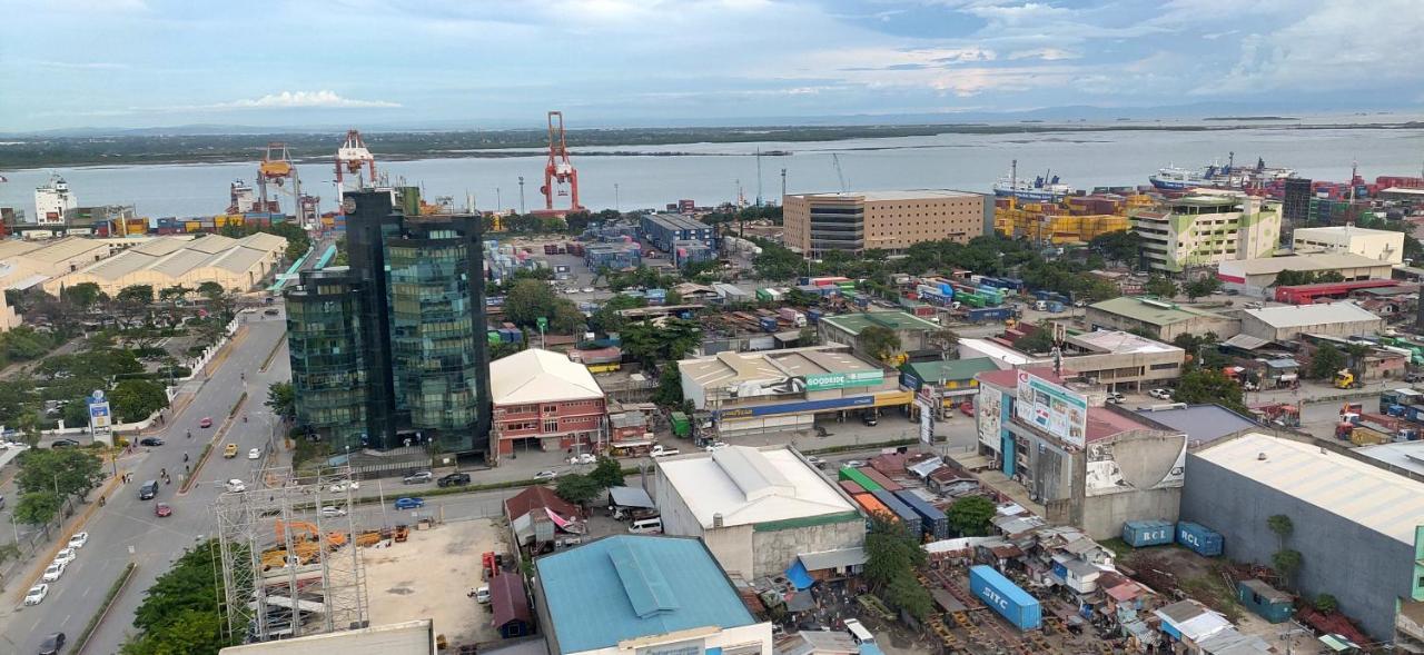 Sunvida Tower Stays Across Sm City Cebu Esterno foto
