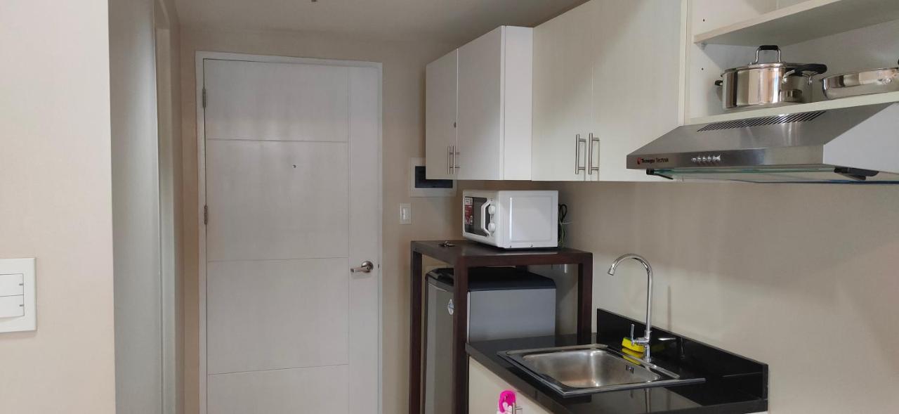 Sunvida Tower Stays Across Sm City Cebu Esterno foto