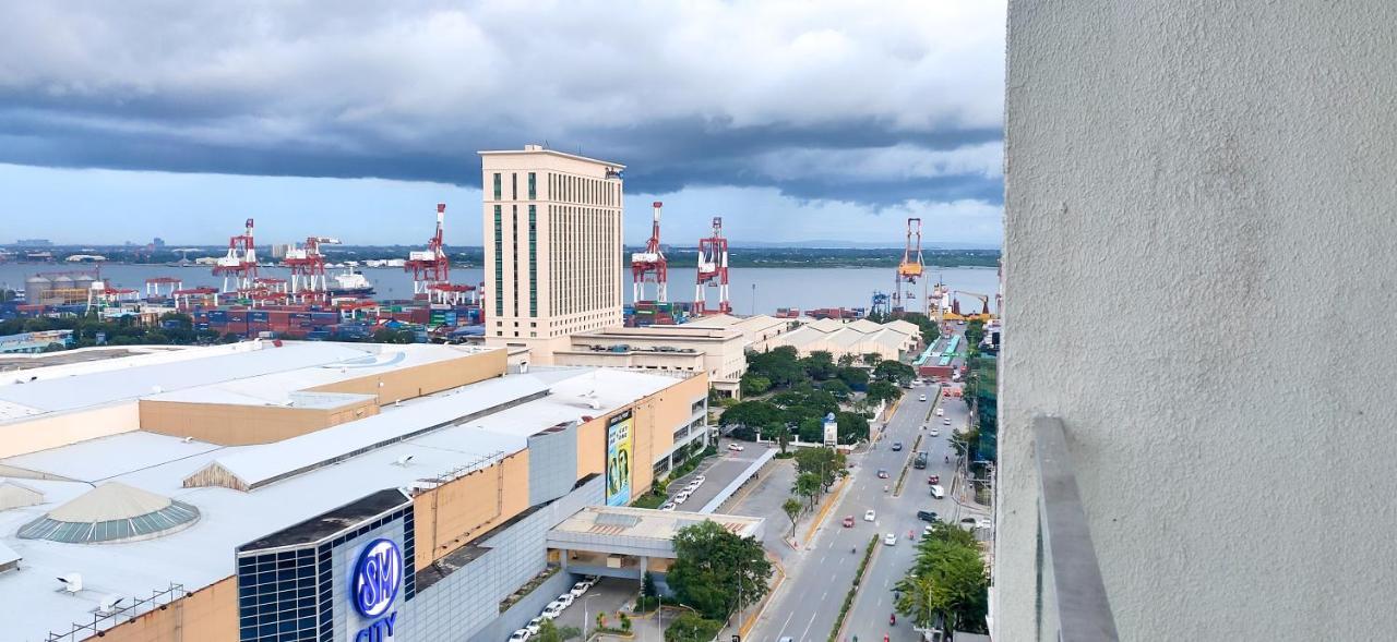 Sunvida Tower Stays Across Sm City Cebu Esterno foto